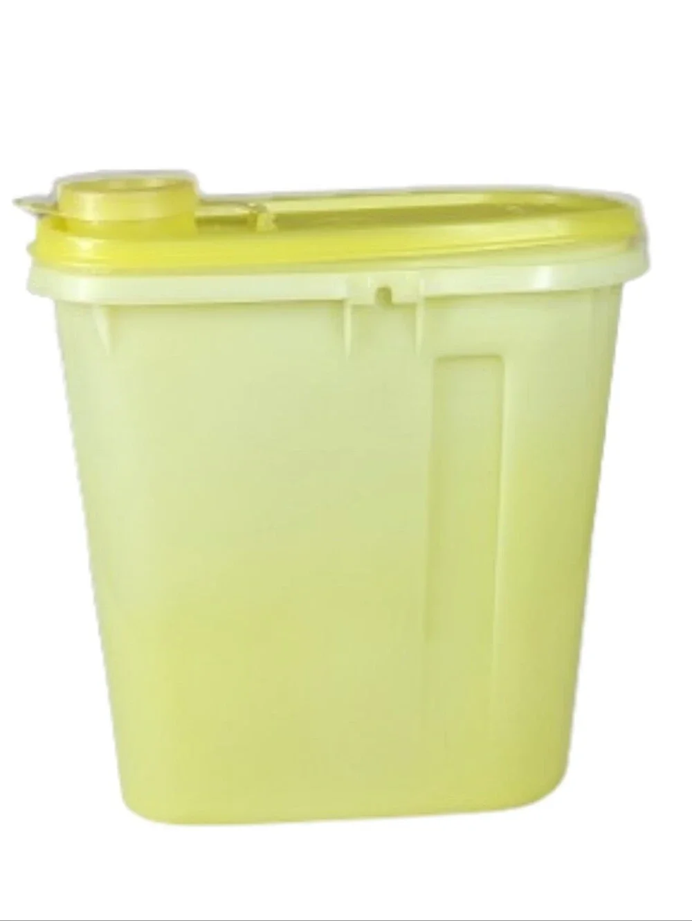 Tupperware #587-2 Yellow Beverage Buddy 2Qt Pitcher With Lid